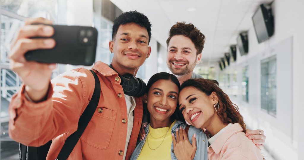 Domina el Mundo con Palabras: Las Mejores Frases en Inglés para Viajar 1